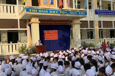 SINH HOẠT DƯỚI CỜ